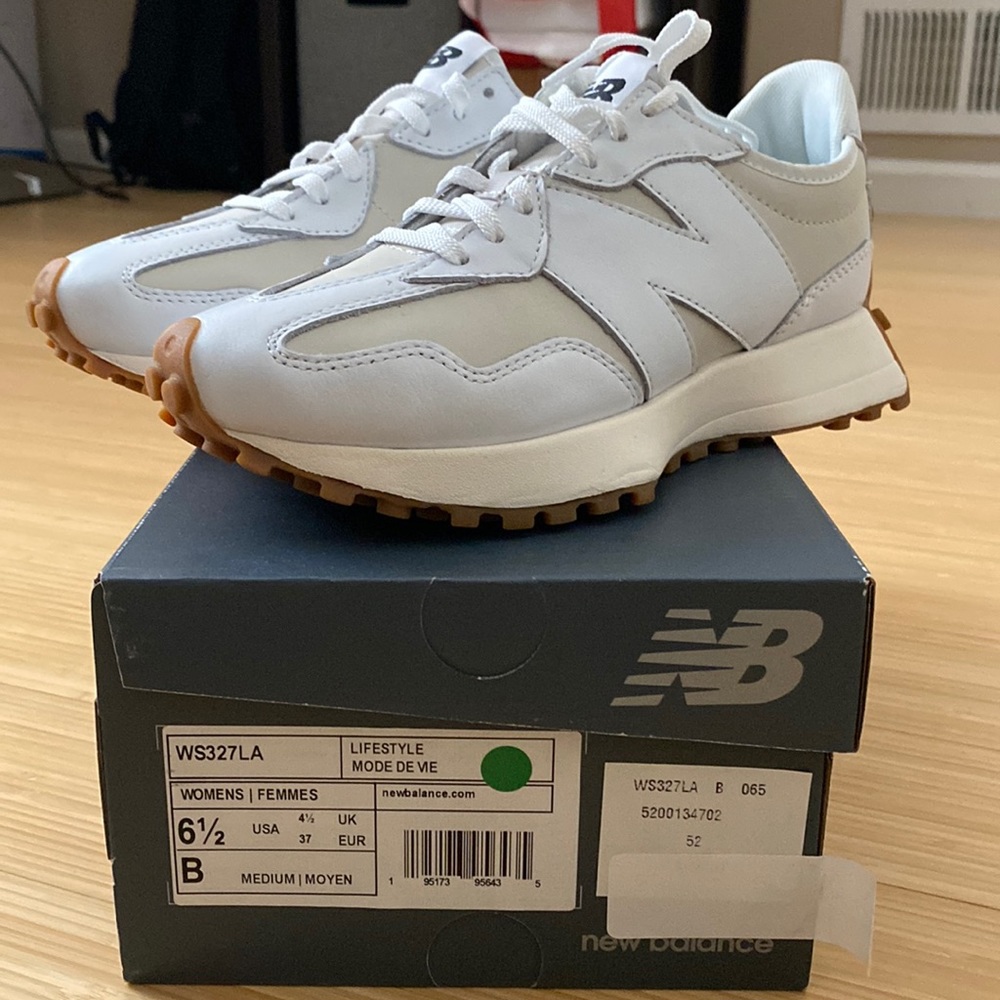BRAND NEW New balance 327 size 6.5 womens